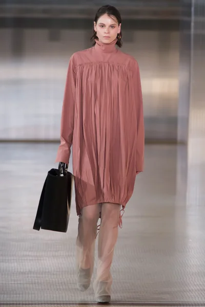 Look 14